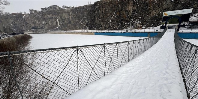 Doğu buz kesti: Ardahan'da termometreler eksi 22 derece