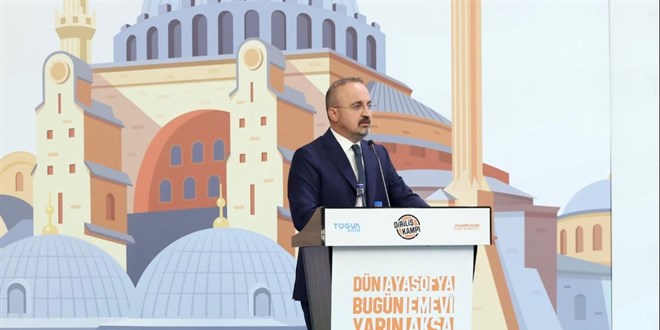 Turan: Üçlü masa tiyatrosu oynanıyor