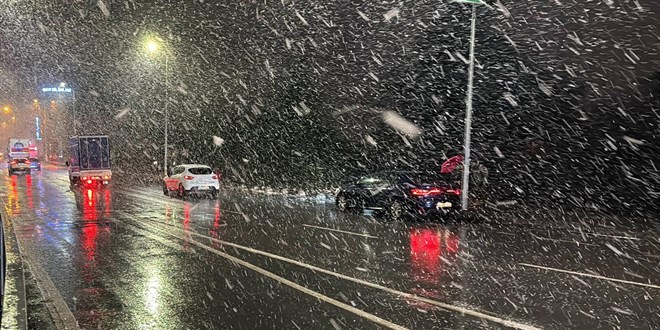 İstanbul Valisi Gül uyardı: Zorunlu olmadıkça trafiğe çıkmayın