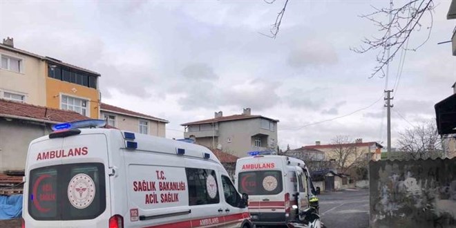 İki bebeğin üzerine kaynar su döküldü