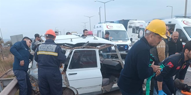Hatay'da tırla otomobilin çarpışması sonucu 2 kişi öldü