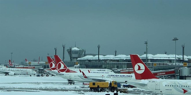 THY'den sefer iptalleri! İstanbul Havalimanı varış ve kalkışlı seferler ertelendi