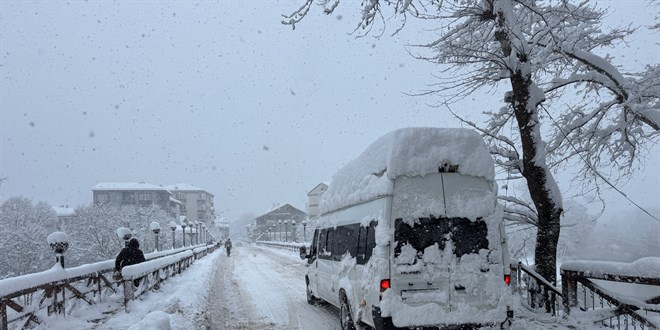 Meteorolojiden o bölge için 'kuvvetli kar sağanağı' uyarısı