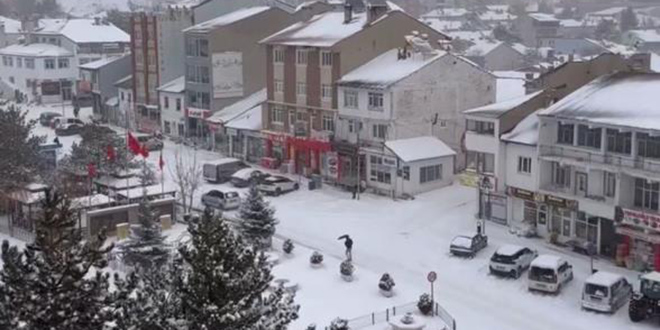 Termometreler rekoru gösterdi, en soğuk ilçede hayat durdu