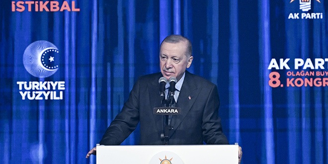 Cumhurbaşkanı Erdoğan yeniden AK Parti Genel Başkanı seçildi