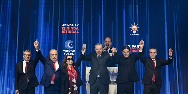 3 milletvekili, AK Parti 8. Olağan Büyük Kongresi'nde partiye katıldı