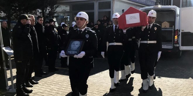 Beynine pıhtı atan polis memuru hastanede hayatını kaybetti