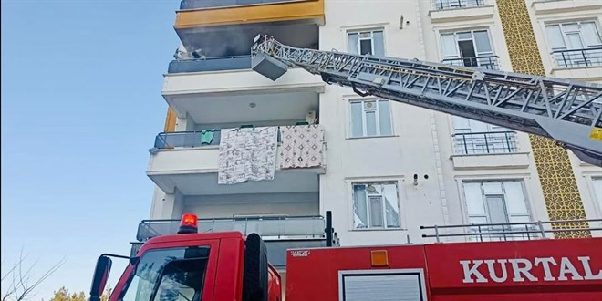Siirt'te can pazarı! 11 katlı apartmanda yangın çıktı