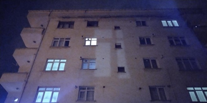 Ev sahipleri ile kiracılar arasında 'zam' tartışması: 3 kişi yaralandı