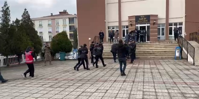134 kişiyi 400 milyon lira dolandıran şebeke çökertildi