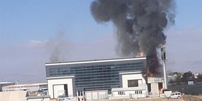 Ankara'da fabrika yang�n�
