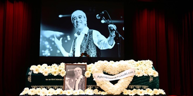 Edip Akbayram son yolculuğuna uğurlandı