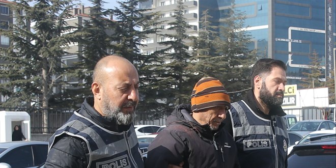 'Bana yapay zeka yerleştirdi' deyip doktoru bıçakladı