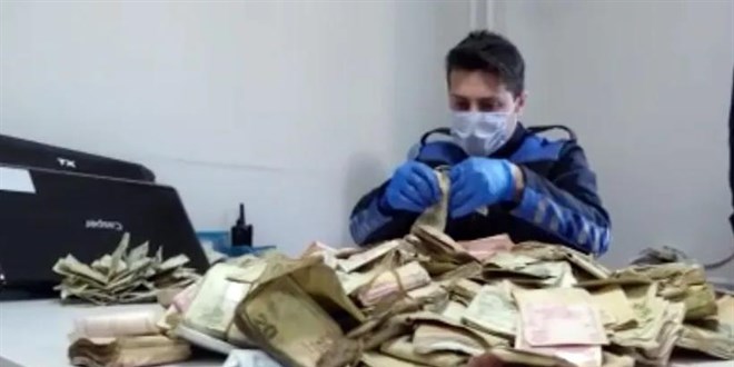 Dilencinin üzerinden çıkan para dudak uçuklattı! 6 personel tek tek saydı