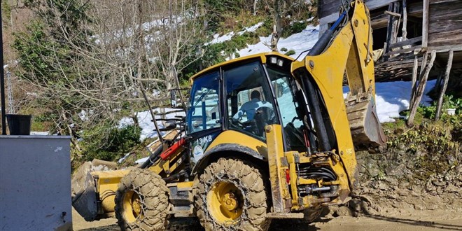 Rize'de heyelan nedeniyle 4 ev boşaltıldı