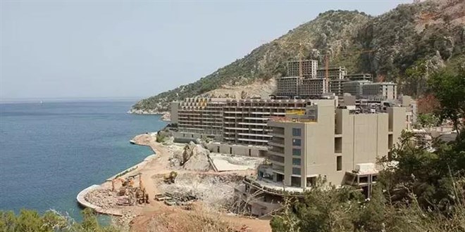 Bakanlıktan iki belediyeye talimat: Kaçak oteli yıkın