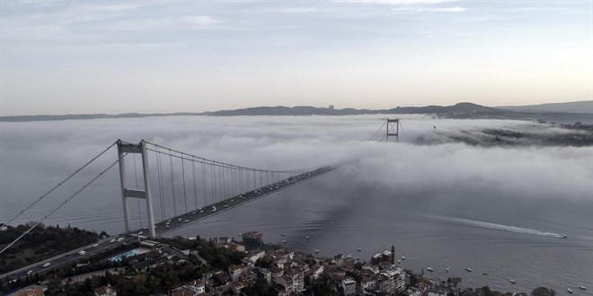 İstanbul Boğazı sis nedeniyle çift yönlü gemi geçişine kapatıldı
