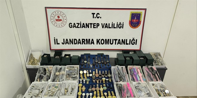 3 milyon TL de�erinde ka�ak taklit saat ele ge�irildi