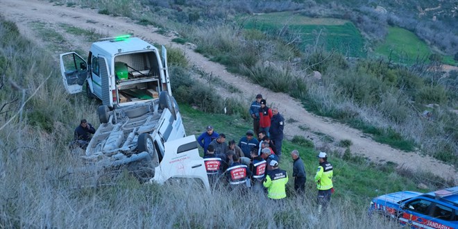 Hasta taşıyan minibüs devrildi: 1 kişi öldü, 5 kişi yaralandı