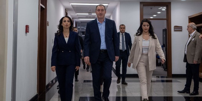 DEM Parti Heyeti Siyasi Parti Turu Devam Ediyor