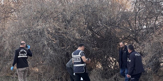 Kayseri'de boş arazide 3 kişi baygın, 1 kişi ölü bulundu