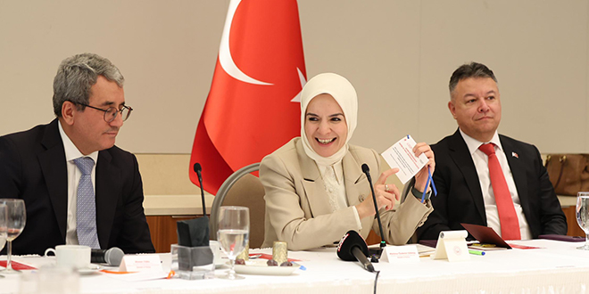 Bakan Göktaş: İş hayatında kadınları desteklemeye devam ediyoruz