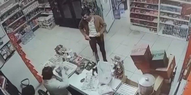 İzmir'de Markette Taciz: Sapık Güvenlik Kamerasında