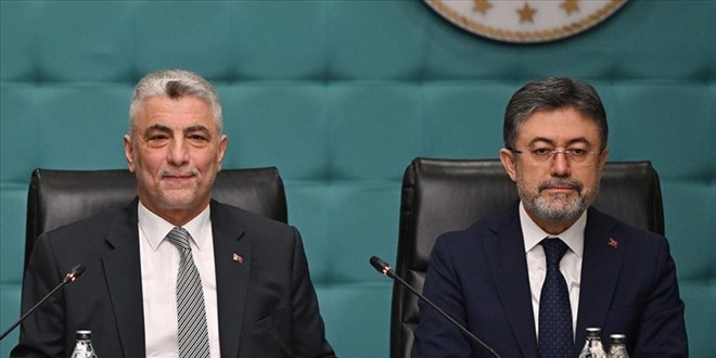 Bakanlar Yumaklı ve Bolat, Ukrayna'da Zelenskiy ile Görüştü