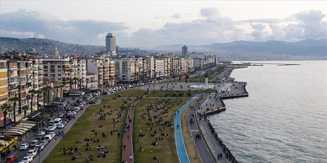 İzmir'de mart ayı sıcaklığı rekor kırdı!
