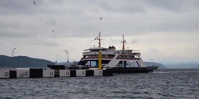 İzmir'de deniz ulaşımına hava engeli! Feribot seferleri iptal...