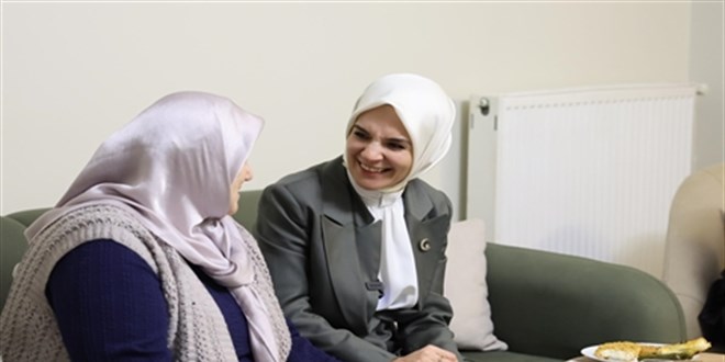 Bakan G�kta�'tan �ehit Ailesine Anlaml� Ziyaret