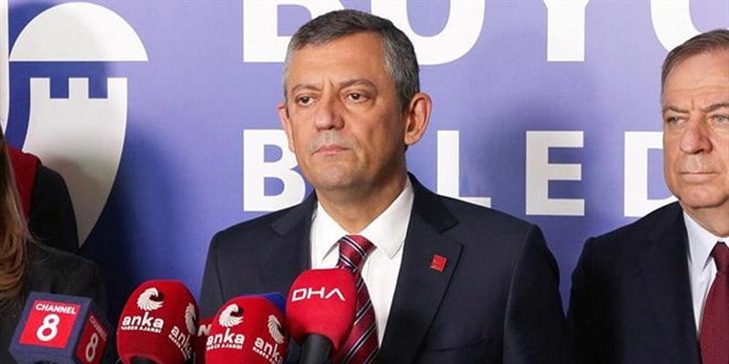 Özgür Özel: Pazartesi Normal Bir Türkiye'ye Uyanmak İstiyoruz