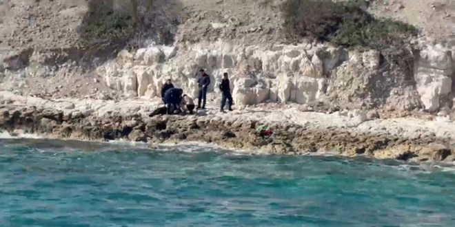 Oltasını kurtarmak için denize giren adam boğularak hayatını kaybetti