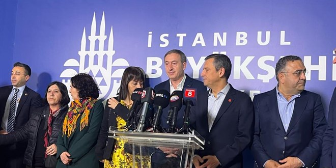 Yavaş'ın 'polisler pamuk şekeri dağıttı' sözleri Özel'den yanıt