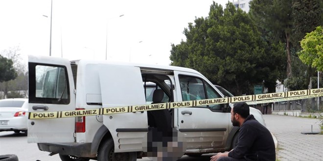 Adliyeye birlikte geldi�i arkada��n� 1 saat sonra �l� olarak buldu