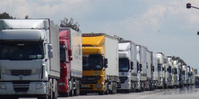 Sakarya'da Bayram Trafiği İçin Kamyon Yasağı