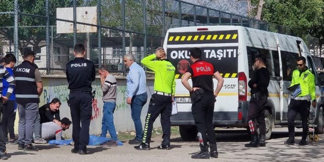 Kötü şaka ölümle bitti: Okul servisi, öğrenciye çarptı