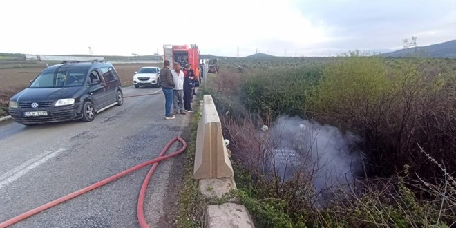 �arampole u�arak alev alan otomobildeki doktor hayat�n� kaybetti