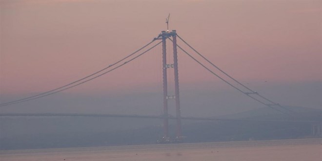 Çanakkale Boğazı'nda Sis Nedeniyle Gemi Trafiği Durduruldu