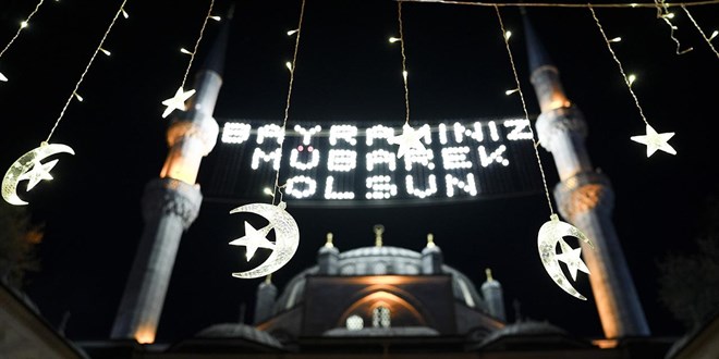 Ramazan Bayram� ��in Geri Say�m Ba�lad�: �llere G�re Namaz Saatleri