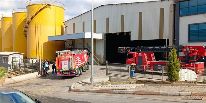 İzmir'de fabrikada patlama: 1 ölü, 4 yaralı