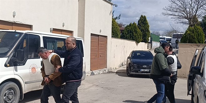 Tekirdağ'da Bıçaklı Kavga: Baba ve Oğul Tutuklandı