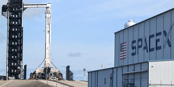 SpaceX, kutup bölgesini araştırmak için uzay görevi başlattı