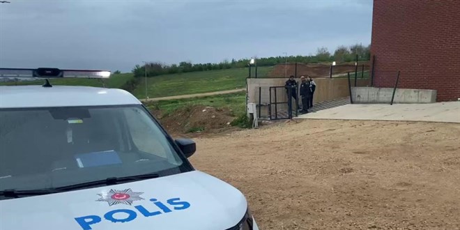 Rezidans önünde 'namus davası' diyerek 2 kişiyi bıçakladılar