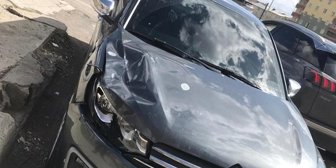 Yola kaçan topunu alırken otomobilin çarptığı çocuk hayatını kaybetti
