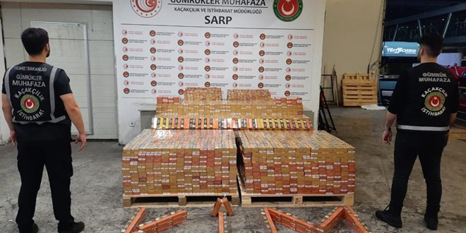 Sarp'ta 27 bin paket gümrük kaçağı elektronik sigara kartuşu ele geçirildi
