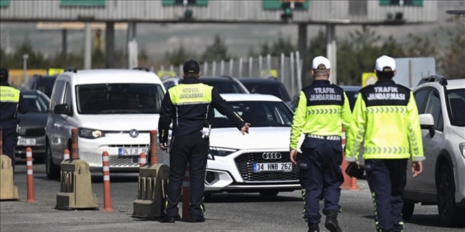 Yorgun ve uykusuz trafiğe çıkmayın uyarısı