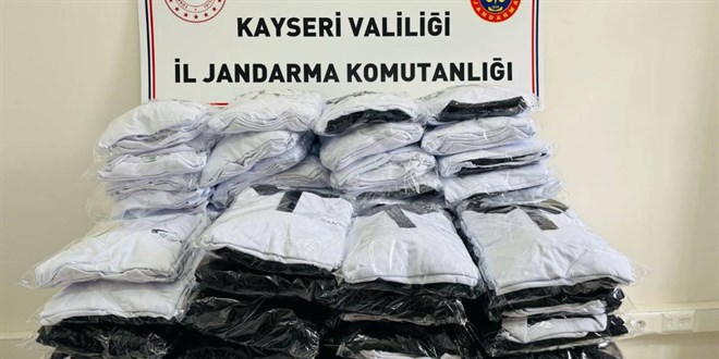 Kayseri'de 320 bin lira değerinde sahte tişört ele geçirildi
