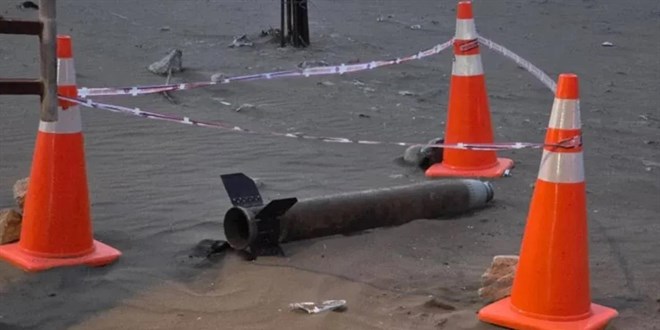 Hatay'da sahile roket vurdu
