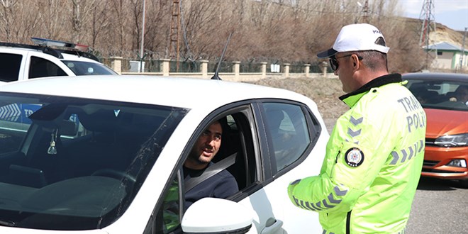 Yerlikaya'dan sürücülere 'aşırı hız' uyarısı